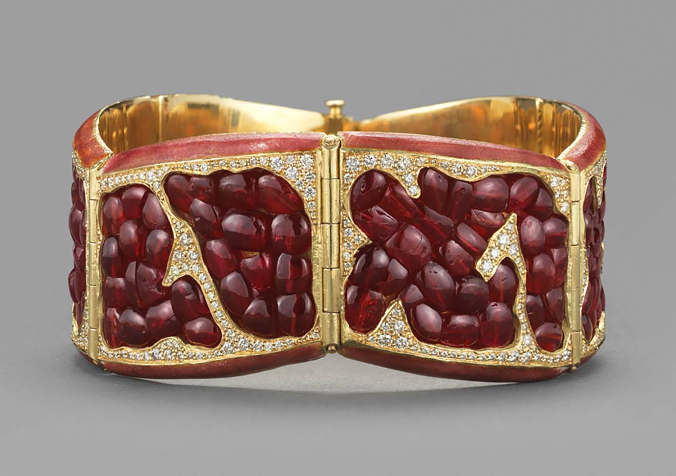 Pomegranate Bracelet
18k Gold, Diamonds, Red Spinel, Enamel
